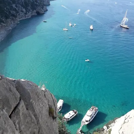 Fradama' Moto Parking Free 4* Dorgali