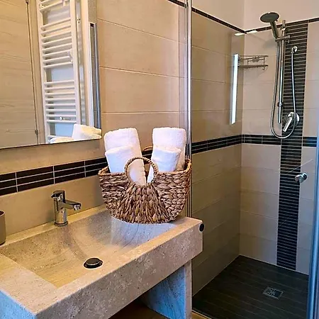 Fradama' Moto Parking Free 4* Dorgali