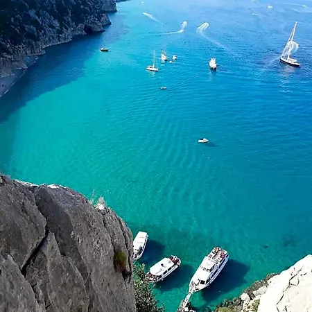 Fradama' Moto Parking Free 4* Dorgali